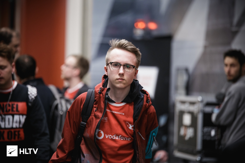 【赛后战报】绝境之间，TT横扫EDG拿下首胜保留出线希望